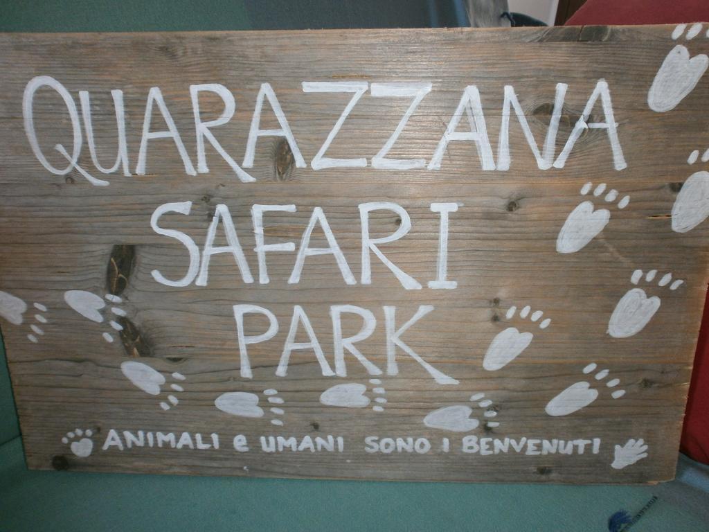 I Poggi Di Grace Bed & Breakfast Fivizzano Exterior photo