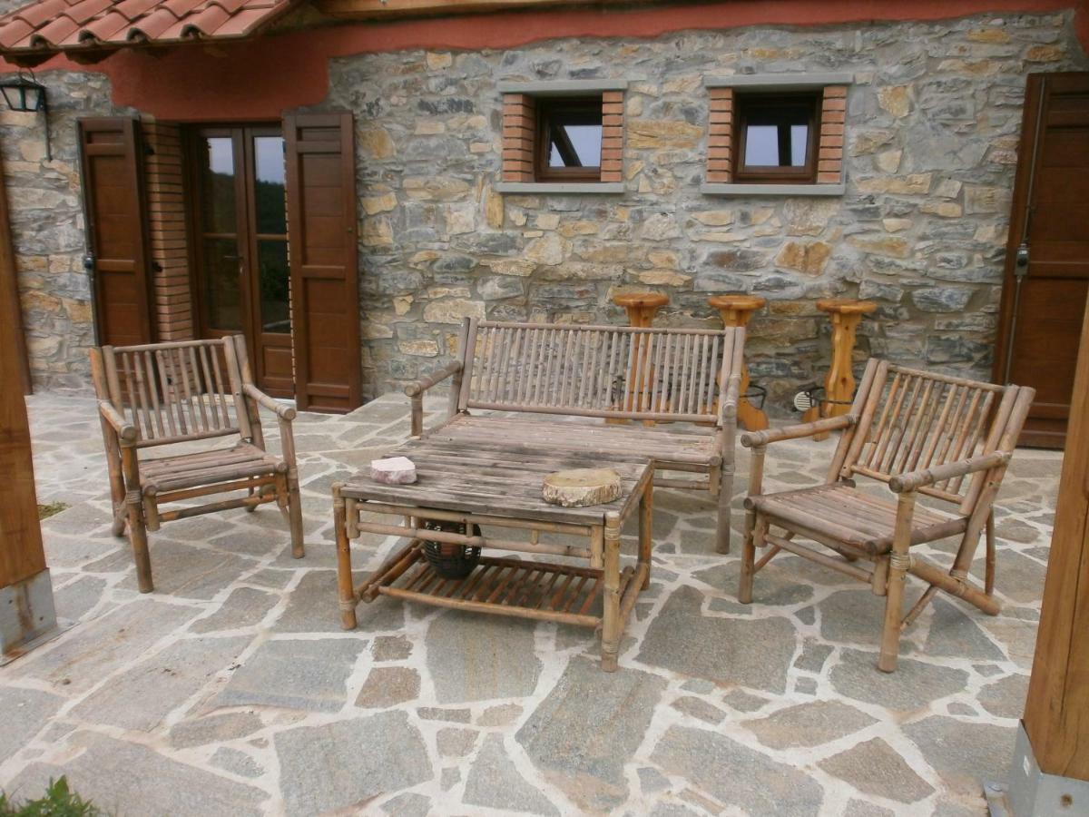 I Poggi Di Grace Bed & Breakfast Fivizzano Exterior photo