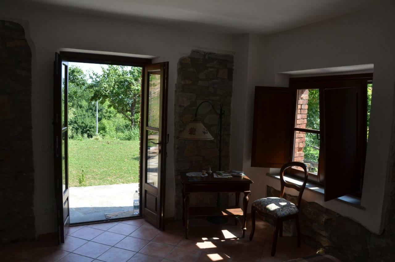 I Poggi Di Grace Bed & Breakfast Fivizzano Exterior photo