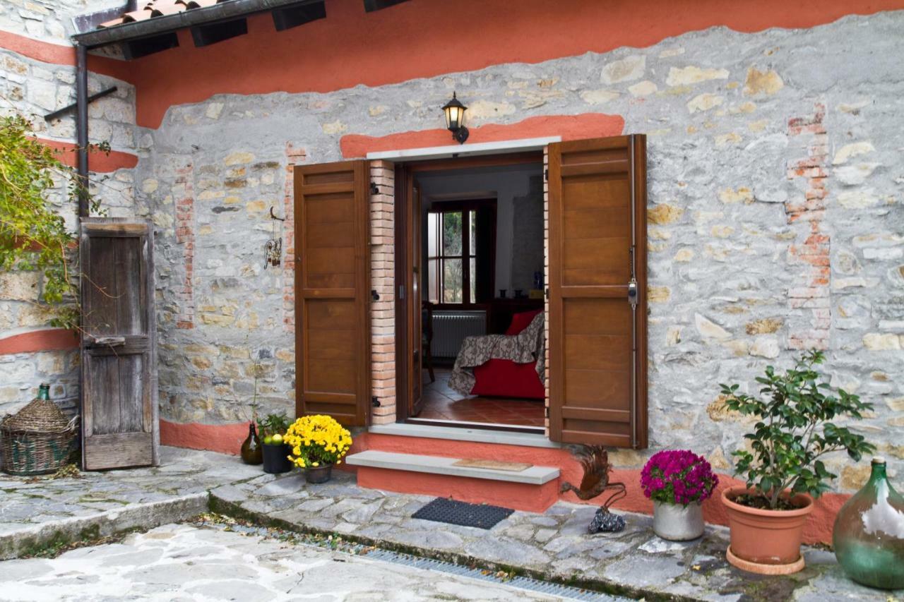I Poggi Di Grace Bed & Breakfast Fivizzano Exterior photo