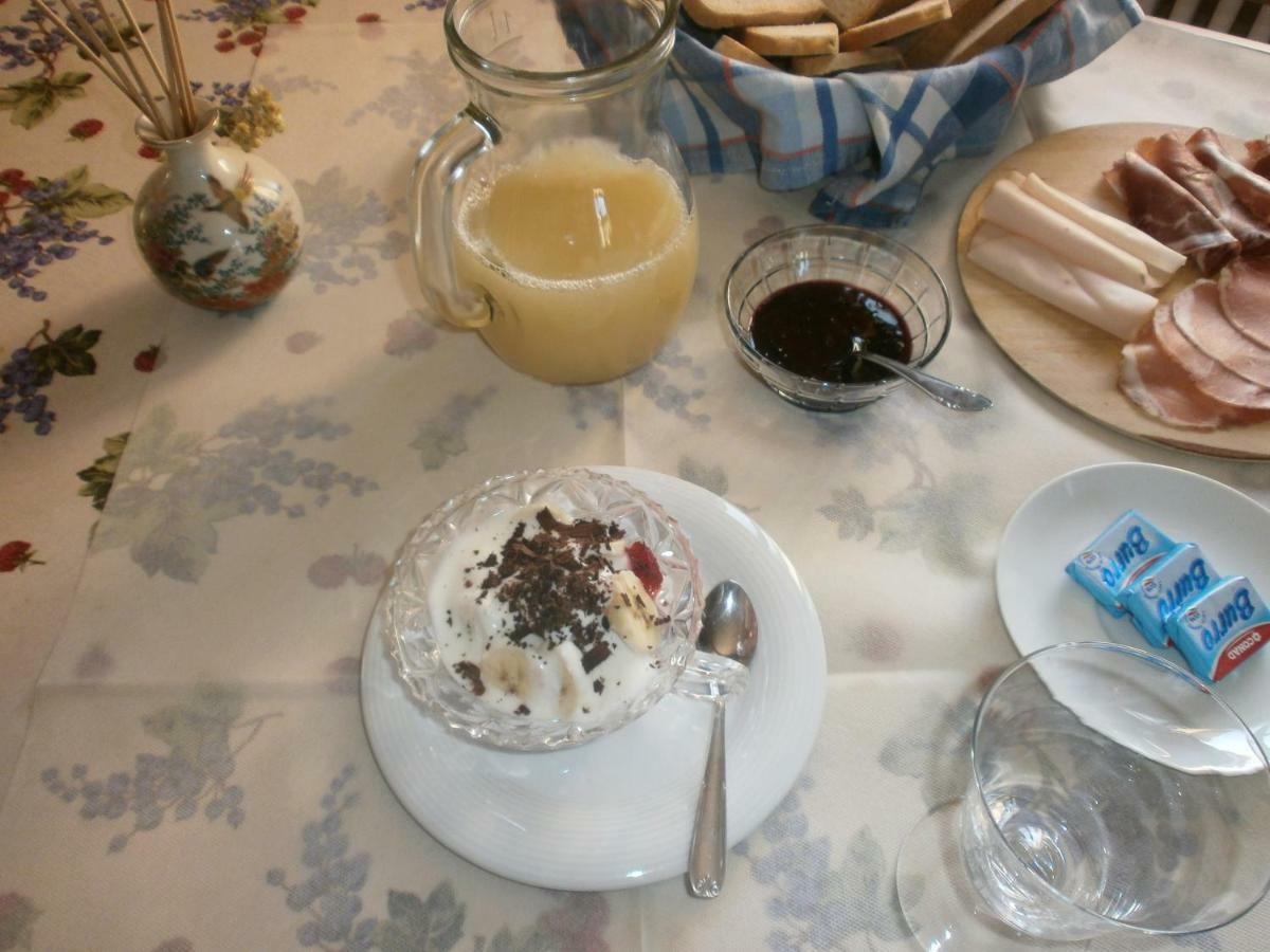 I Poggi Di Grace Bed & Breakfast Fivizzano Exterior photo