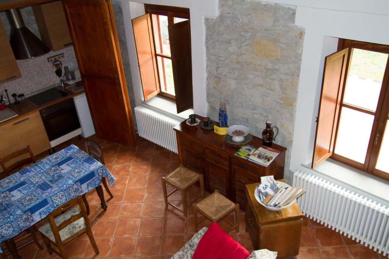 I Poggi Di Grace Bed & Breakfast Fivizzano Exterior photo