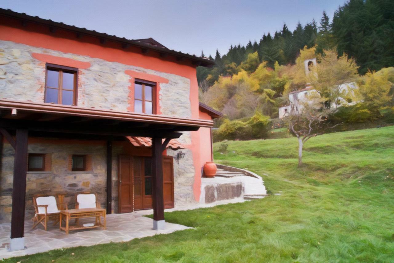 I Poggi Di Grace Bed & Breakfast Fivizzano Exterior photo